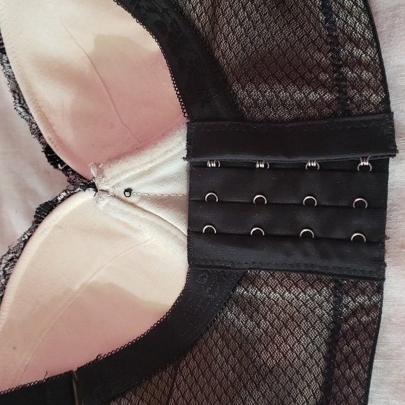 Beautiful & Durable Bra - Picture 3 of 4